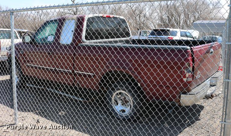 image for item DC7607 1998 Ford F150 SuperCab pickup truck