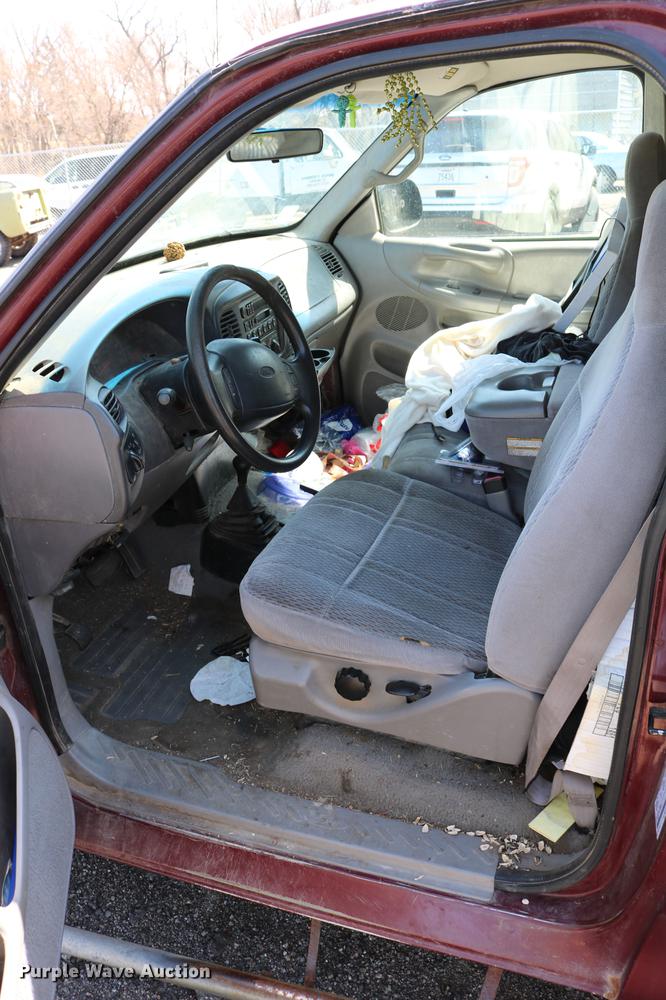 image for item DC7607 1998 Ford F150 SuperCab pickup truck