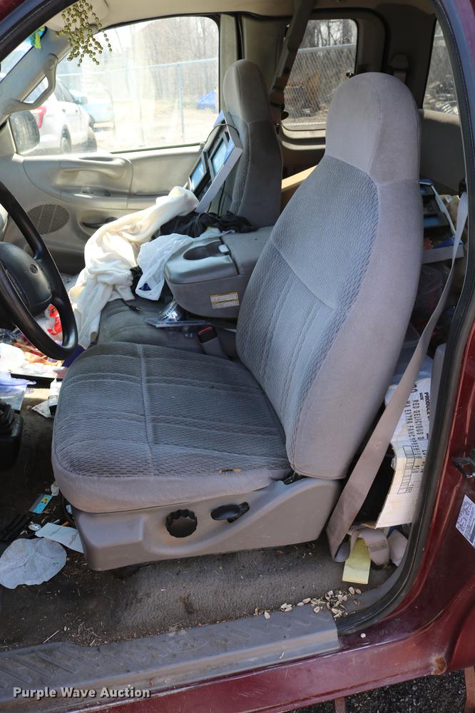 image for item DC7607 1998 Ford F150 SuperCab pickup truck