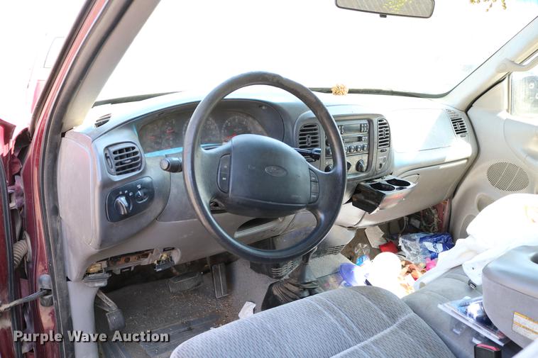 image for item DC7607 1998 Ford F150 SuperCab pickup truck
