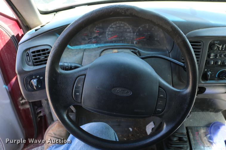 image for item DC7607 1998 Ford F150 SuperCab pickup truck