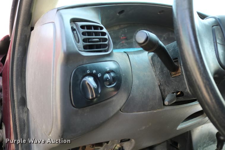 image for item DC7607 1998 Ford F150 SuperCab pickup truck