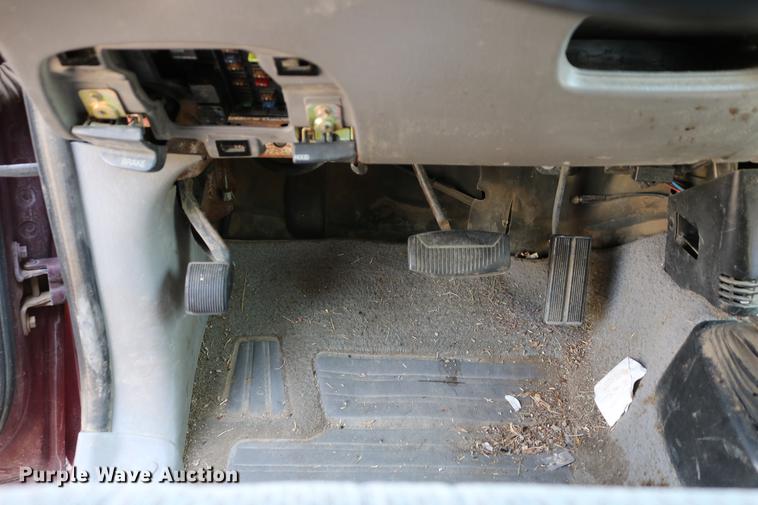 image for item DC7607 1998 Ford F150 SuperCab pickup truck