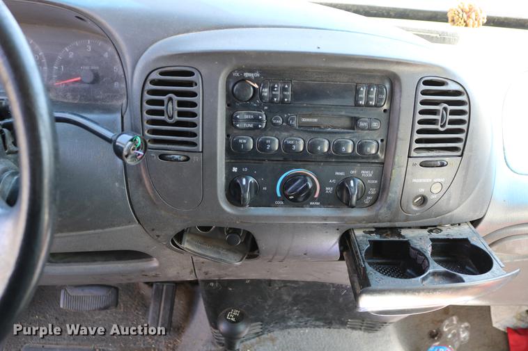 image for item DC7607 1998 Ford F150 SuperCab pickup truck