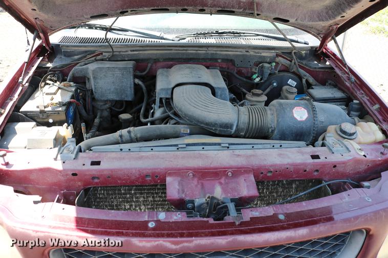 image for item DC7607 1998 Ford F150 SuperCab pickup truck