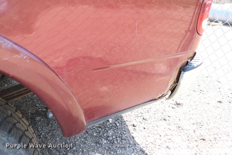 image for item DC7607 1998 Ford F150 SuperCab pickup truck