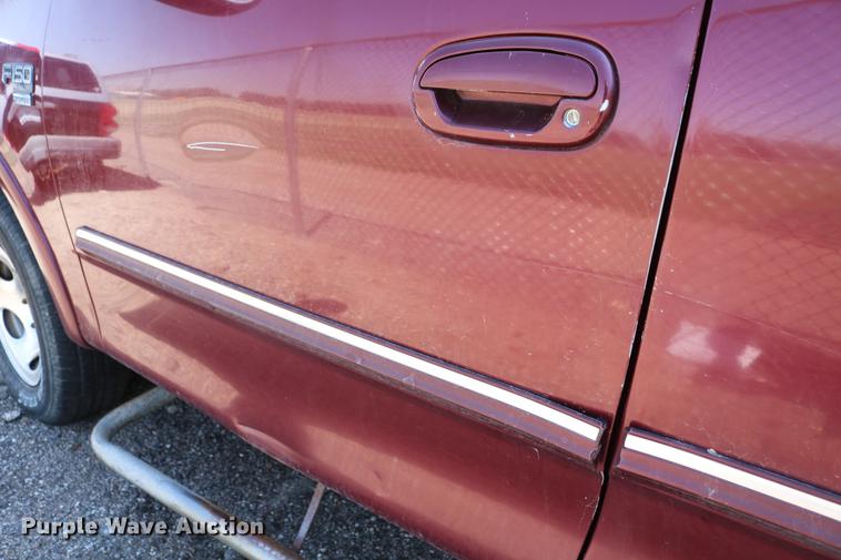 image for item DC7607 1998 Ford F150 SuperCab pickup truck