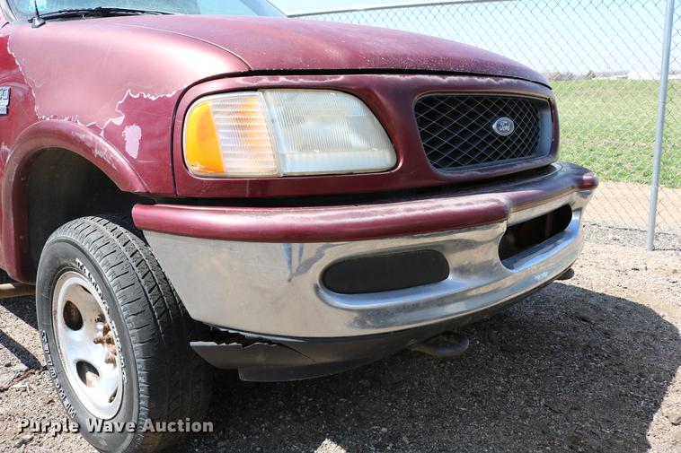 image for item DC7607 1998 Ford F150 SuperCab pickup truck