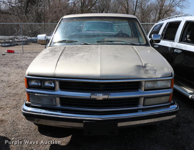 image for item DC7608 1989 Chevrolet 1500 pickup truck