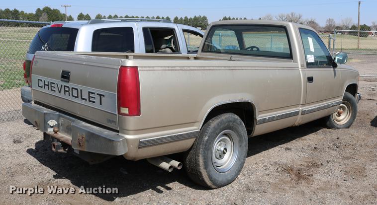 image for item DC7608 1989 Chevrolet 1500 pickup truck
