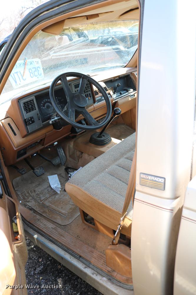 image for item DC7608 1989 Chevrolet 1500 pickup truck