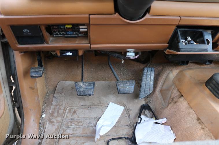 image for item DC7608 1989 Chevrolet 1500 pickup truck