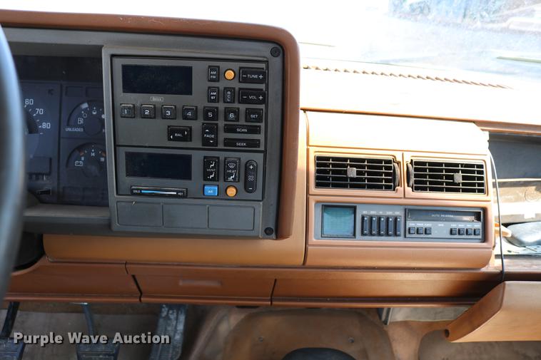 image for item DC7608 1989 Chevrolet 1500 pickup truck