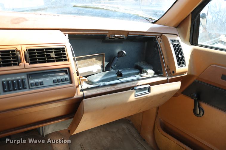 image for item DC7608 1989 Chevrolet 1500 pickup truck