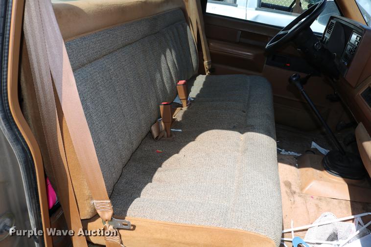 image for item DC7608 1989 Chevrolet 1500 pickup truck