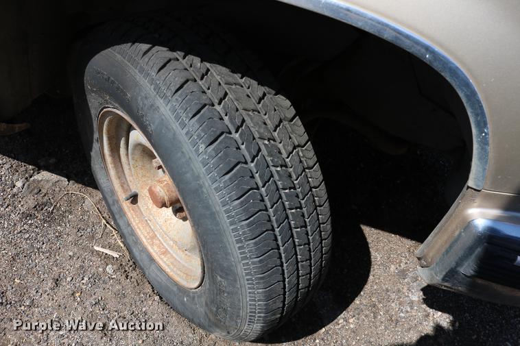 image for item DC7608 1989 Chevrolet 1500 pickup truck