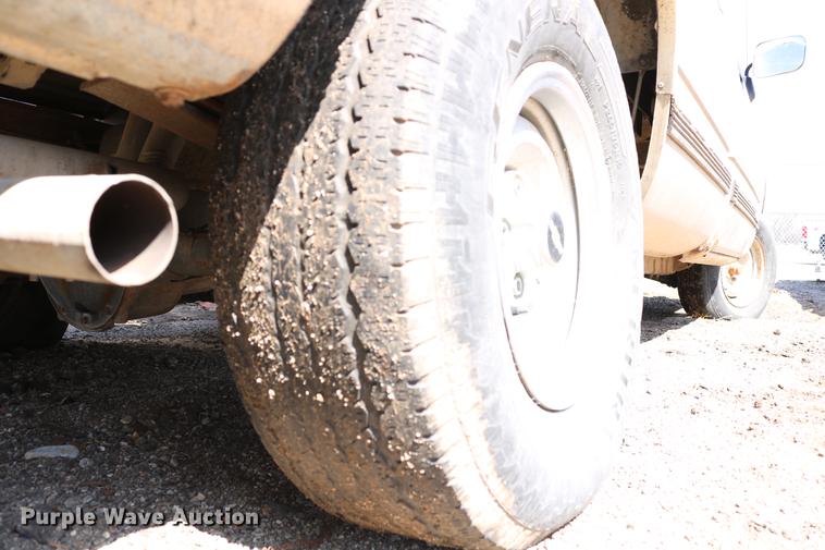 image for item DC7608 1989 Chevrolet 1500 pickup truck