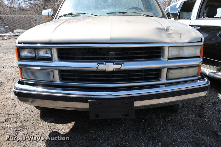 image for item DC7608 1989 Chevrolet 1500 pickup truck