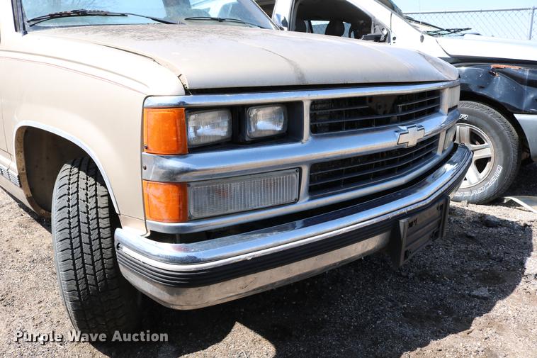 image for item DC7608 1989 Chevrolet 1500 pickup truck