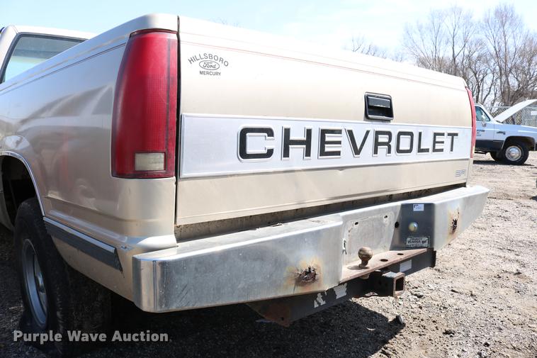 image for item DC7608 1989 Chevrolet 1500 pickup truck