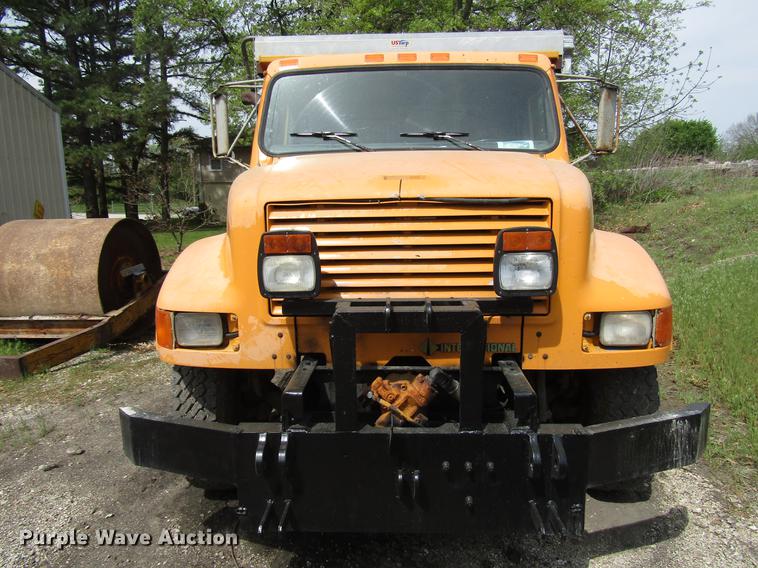 image for item DD7463 1992 International 4900 dump truck