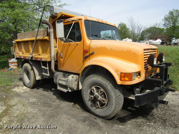 image for item DD7463 1992 International 4900 dump truck