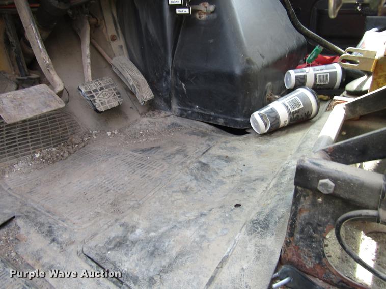 image for item DD7463 1992 International 4900 dump truck