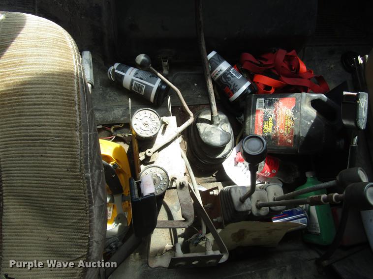 image for item DD7463 1992 International 4900 dump truck