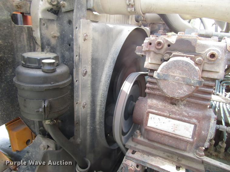 image for item DD7463 1992 International 4900 dump truck