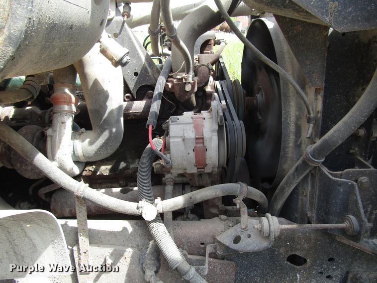 image for item DD7463 1992 International 4900 dump truck