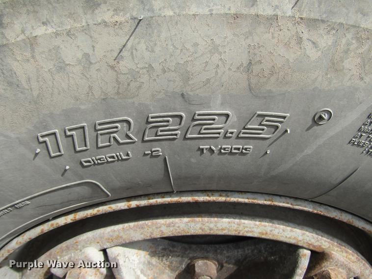 image for item DD7463 1992 International 4900 dump truck