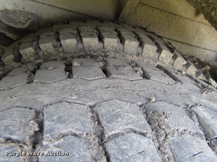 image for item DD7463 1992 International 4900 dump truck