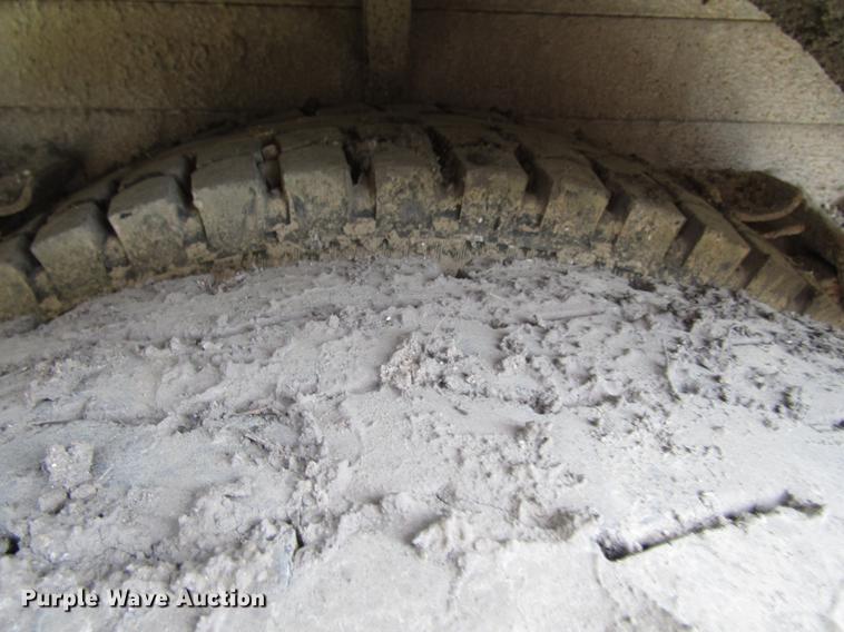 image for item DD7463 1992 International 4900 dump truck