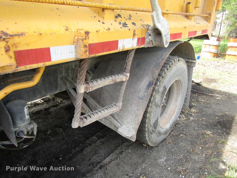 image for item DD7463 1992 International 4900 dump truck