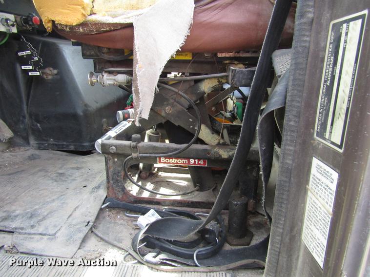 image for item DD7463 1992 International 4900 dump truck