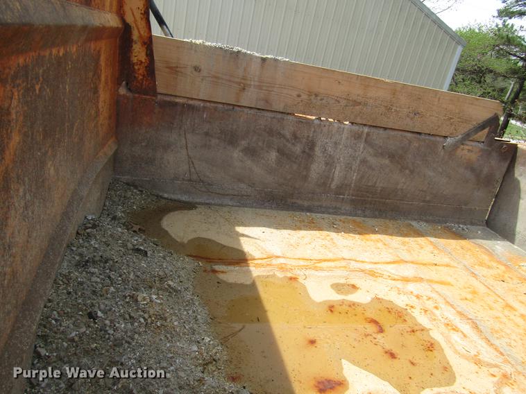 image for item DD7463 1992 International 4900 dump truck