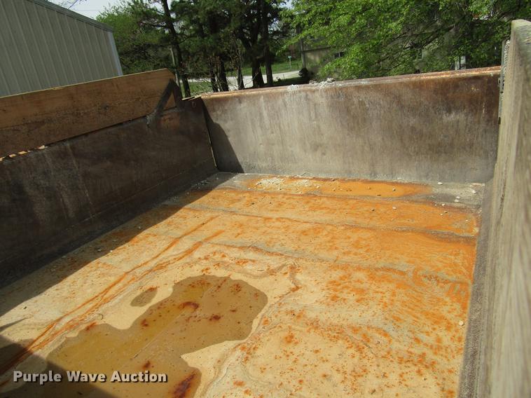 image for item DD7463 1992 International 4900 dump truck