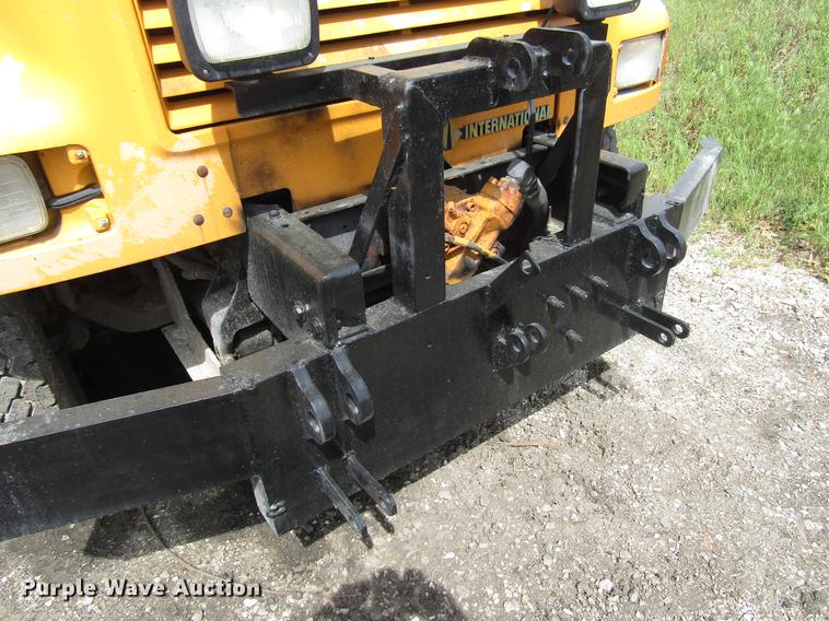 image for item DD7463 1992 International 4900 dump truck