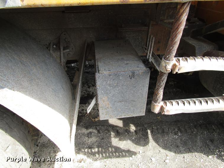 image for item DD7463 1992 International 4900 dump truck