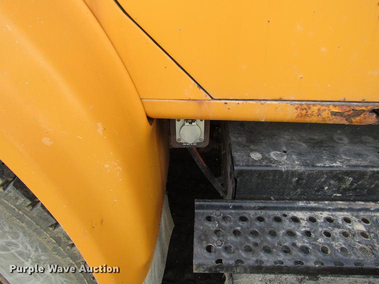 image for item DD7463 1992 International 4900 dump truck