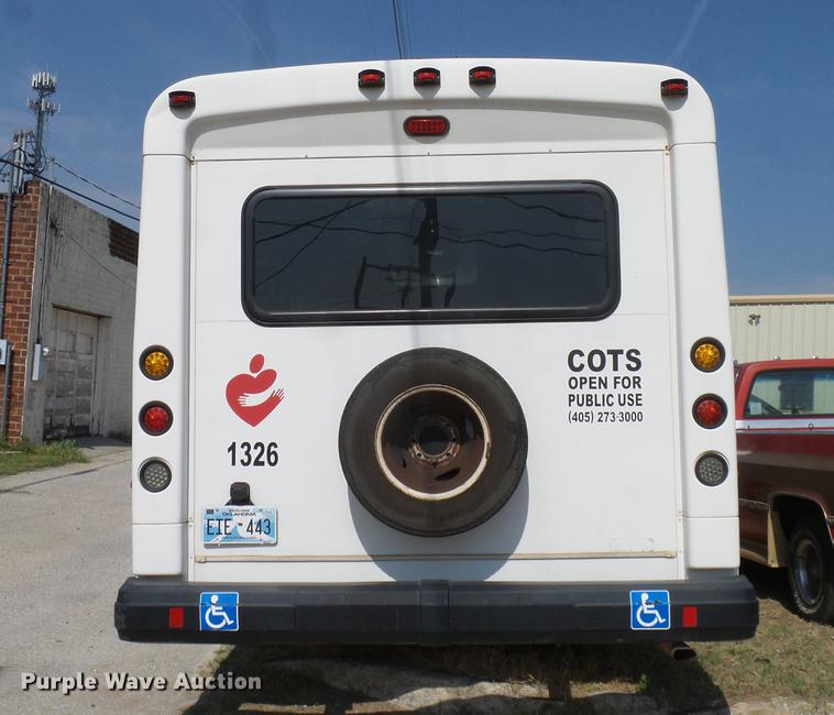 image for item DD8186 2013 Ford Econoline E450 shuttle bus