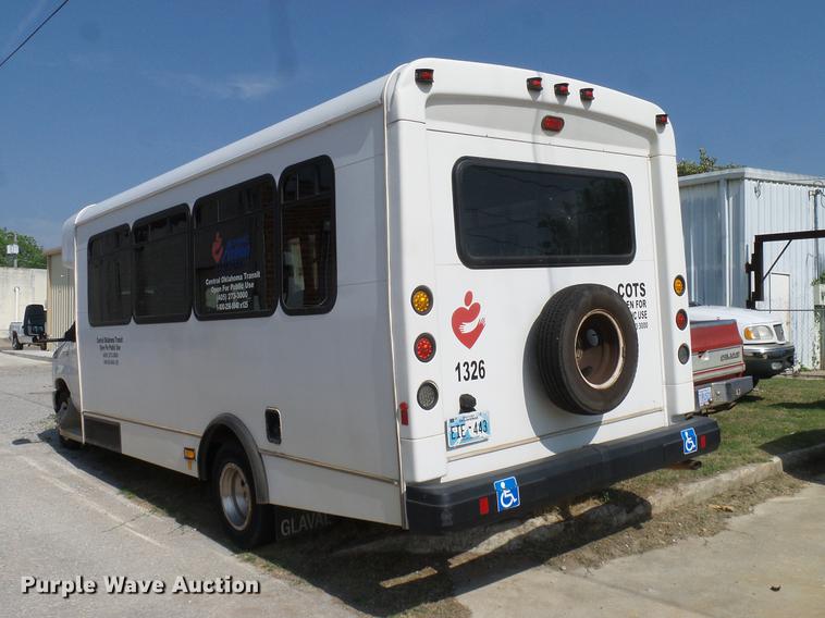 image for item DD8186 2013 Ford Econoline E450 shuttle bus