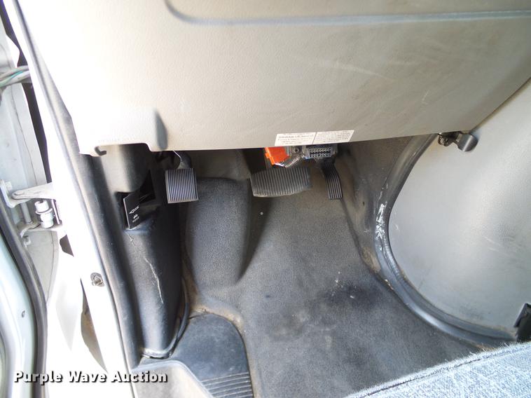 image for item DD8186 2013 Ford Econoline E450 shuttle bus