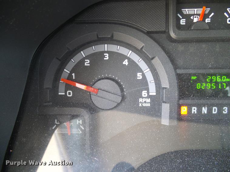 image for item DD8186 2013 Ford Econoline E450 shuttle bus