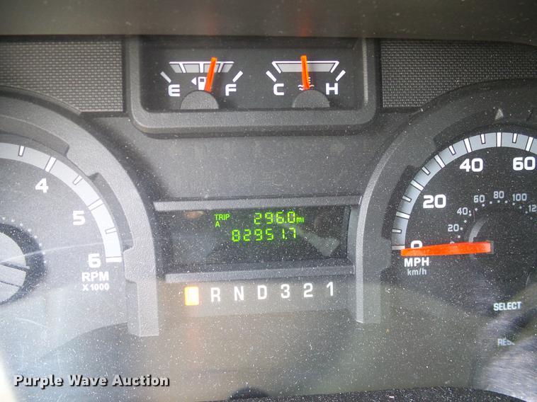 image for item DD8186 2013 Ford Econoline E450 shuttle bus