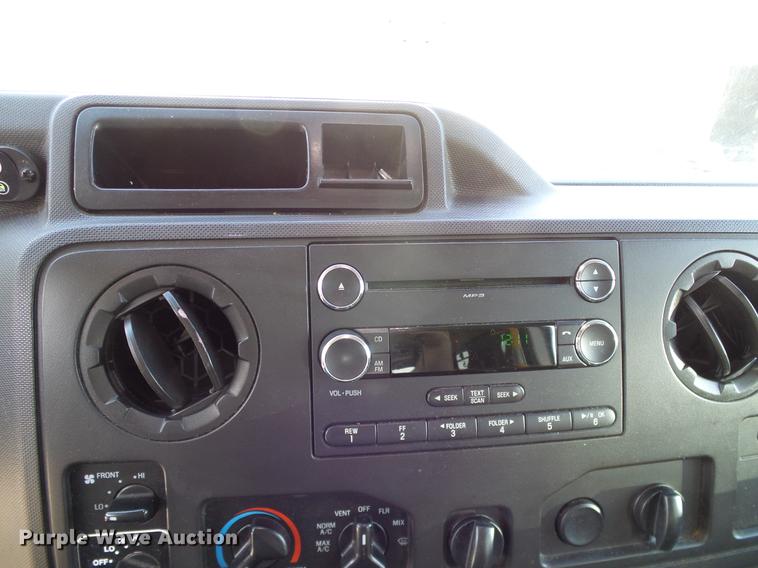 image for item DD8186 2013 Ford Econoline E450 shuttle bus