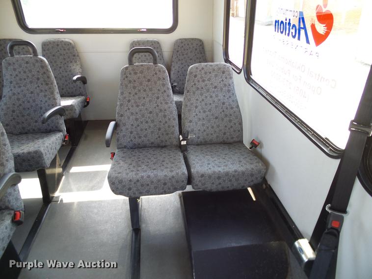 image for item DD8186 2013 Ford Econoline E450 shuttle bus