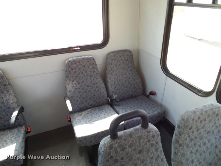 image for item DD8186 2013 Ford Econoline E450 shuttle bus