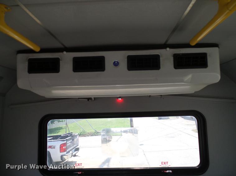 image for item DD8186 2013 Ford Econoline E450 shuttle bus