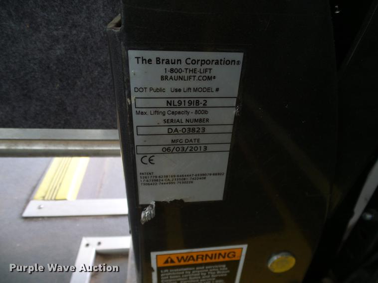 image for item DD8186 2013 Ford Econoline E450 shuttle bus